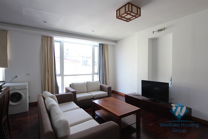 High floor apartment rental with great light and modern furniture